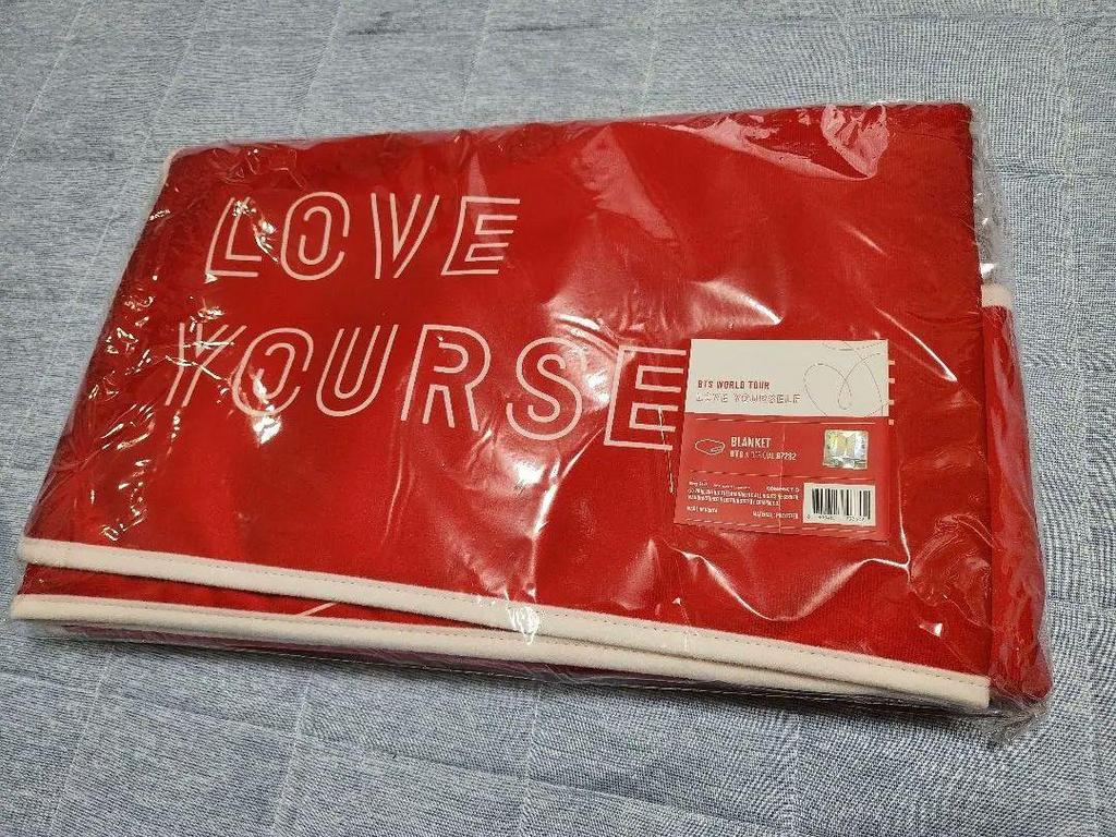 [USED] BTS WORLD TOUR LOVE YOURSELF Blanket