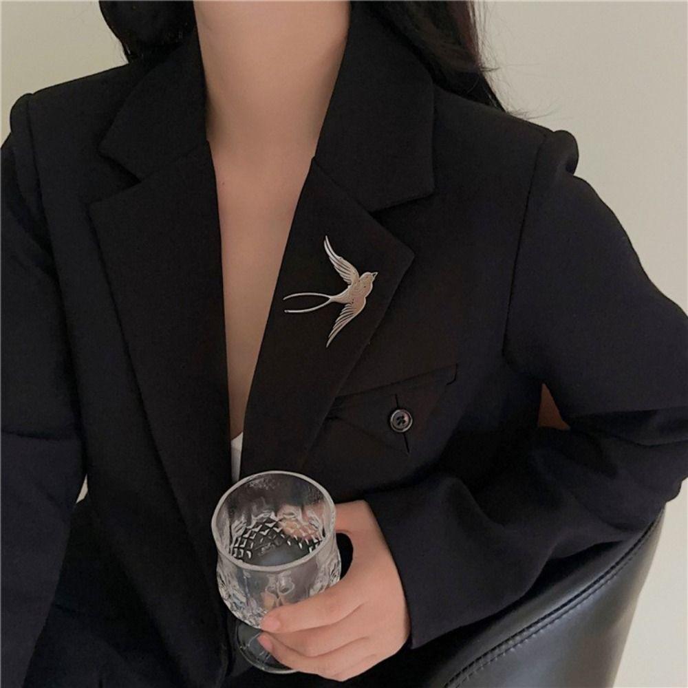 Gold Swallowtail Pin Silver Animal Badge Exquisite Swallow Brooch  Party