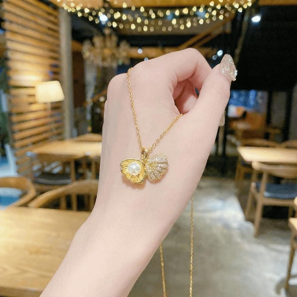 Elegant Oyster Necklace Unique Clavicle Chain New Peach Heart Pearl Necklace Evening Party