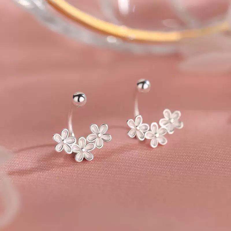 

Flower Stud Earrings Women s Niche Temperament Earrings Light Luxury High-end New Fashion Earrings