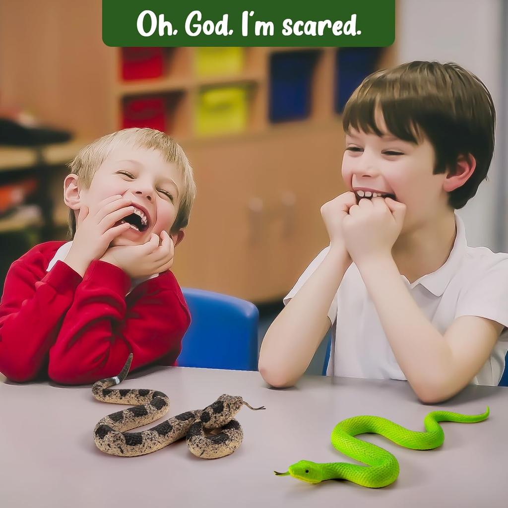 2pcs Fake Snakes Toy Lifelike Rubber Rattlesnake and Green Snake Scare Birds and Squirrels Tricky Snake Toys for Gift Party Favors Or Halloween