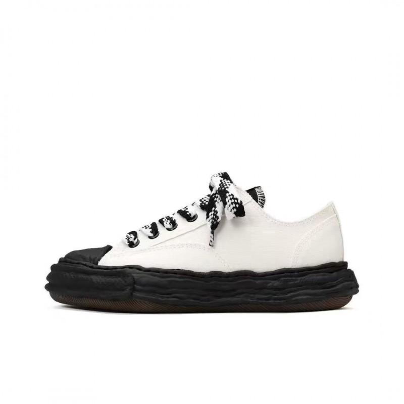 Unisex Casual Platform Sneakers With Lace-Up Men Women