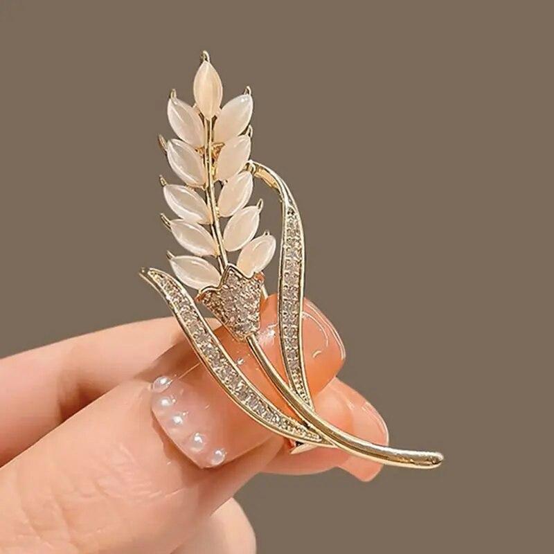 Luxury Golden Wheat Metal Brooch for Women Suit Sweater Stylish Lapel Pins Exquisite Rhinestones Jewelry Accessories Couple Gift