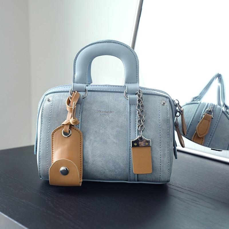 

New Boston Handbag Women 2025 New Trend Denim Blue High Quality Hand Carry Pillow Bag Fashion Bag синий