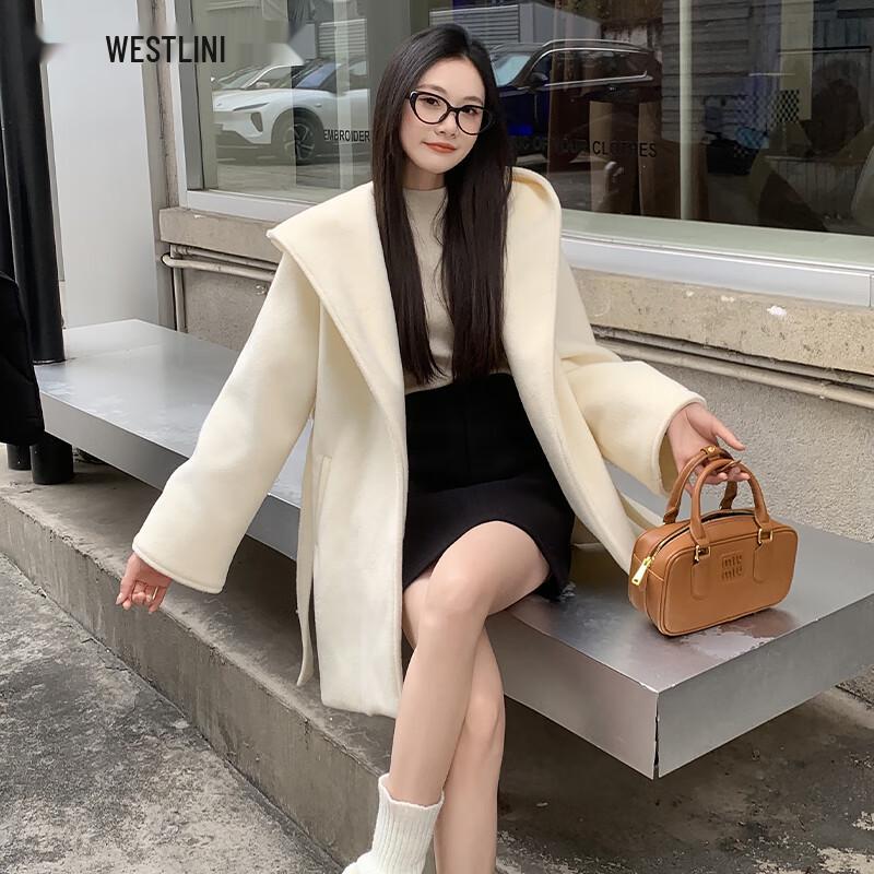 

Женское короткое белое пальто из смесовой шерсти S