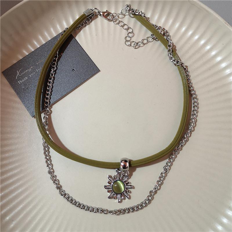 Fashion Sun Star Zircon Necklace For Women Vintage Leather Choker Necklace Double Layered Star Pendant Jewelry Adjustable Chain