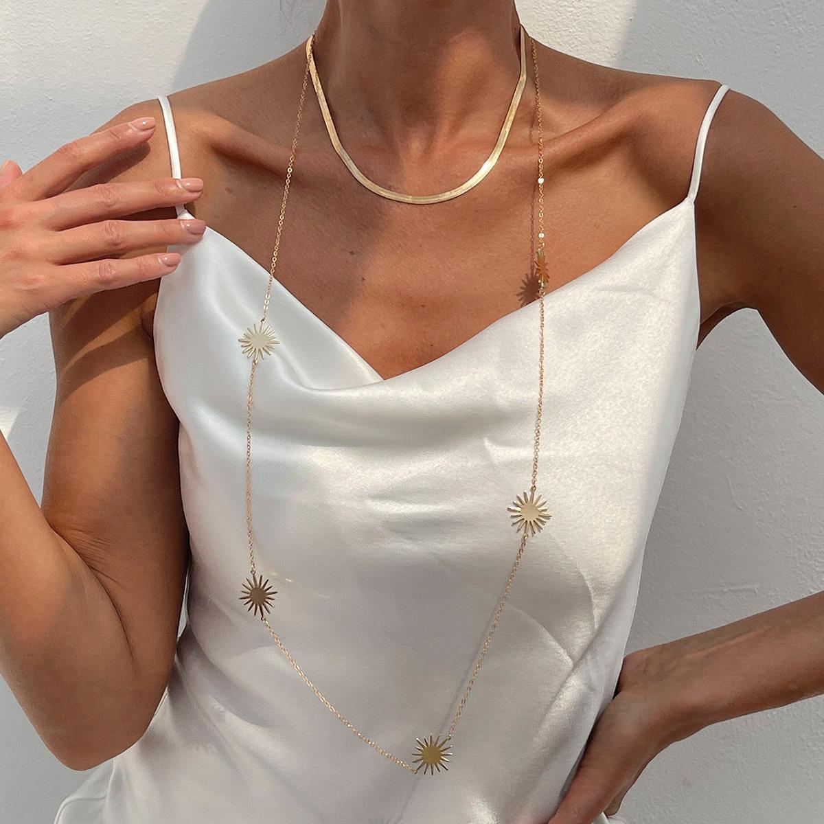 Hip-Hop Punk Style Sunflower Snake Bone Chain Necklace, Sweet Personality Stacked With Long Collarbone Chain