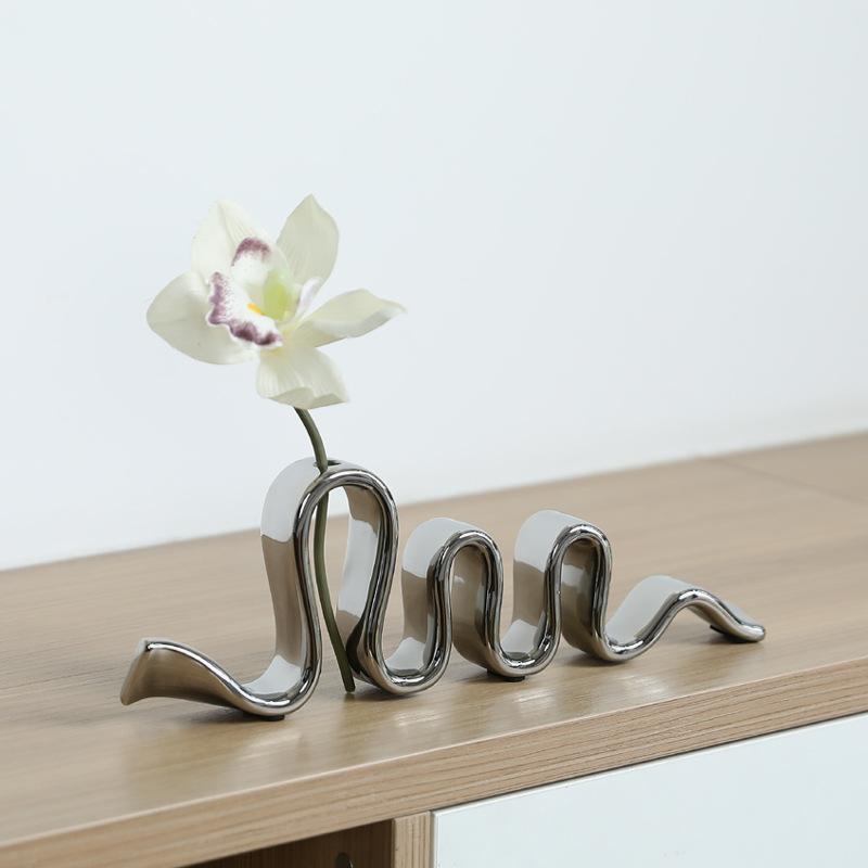 Silver Ceramic Ornaments Abstract Geometric Curved Ribbon Flower Arrangement Handicrafts Bookshelf Pleated Rope Home Decoration
