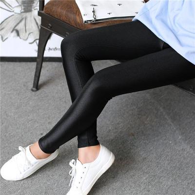 Lesklé legíny s vysokým pásom a flísovou podšívkou plus size so strmeňmi pre ženy (350 g)