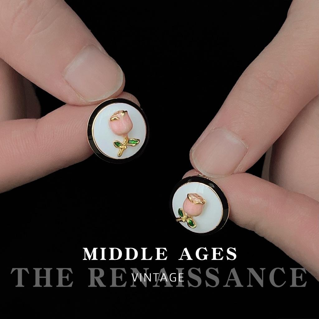 Средневековые капающее масло маленькие ароматные ветреные черные розовые лепестки розы серьги-гвоздики ретро французские легкая роскошь серьги серьги для ушей