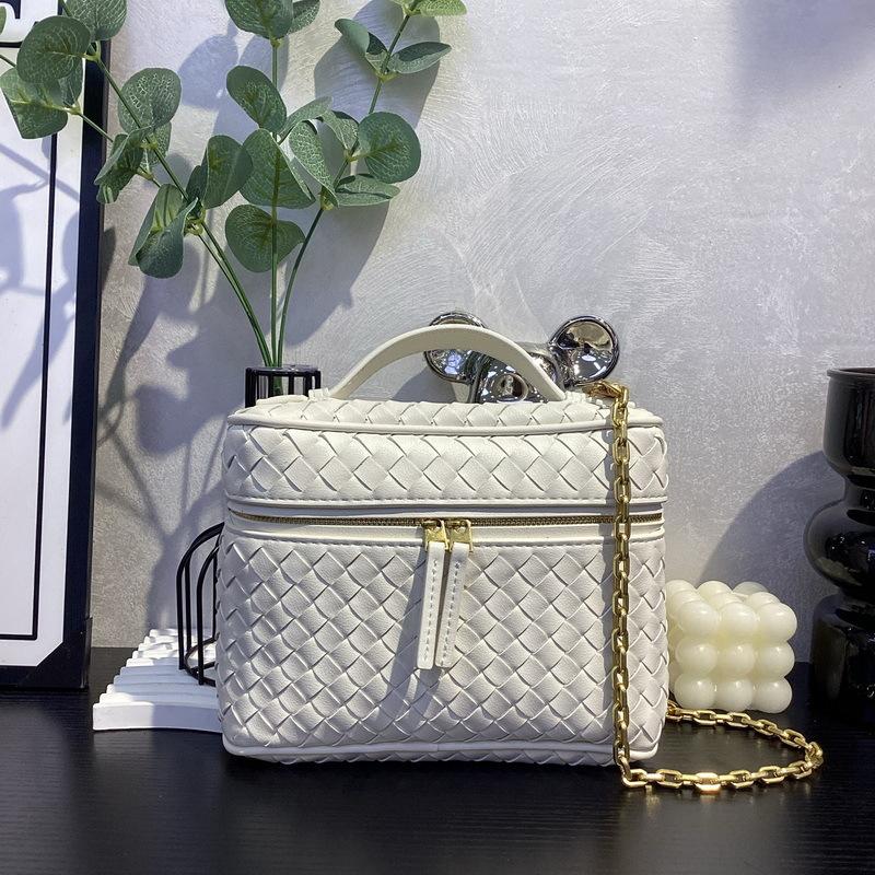 2026 New LP19 Hand-woven Bag Cross-border Explosive Lunch Box Bag Fashion Handbag Versatile Shoulder Messenger Bag