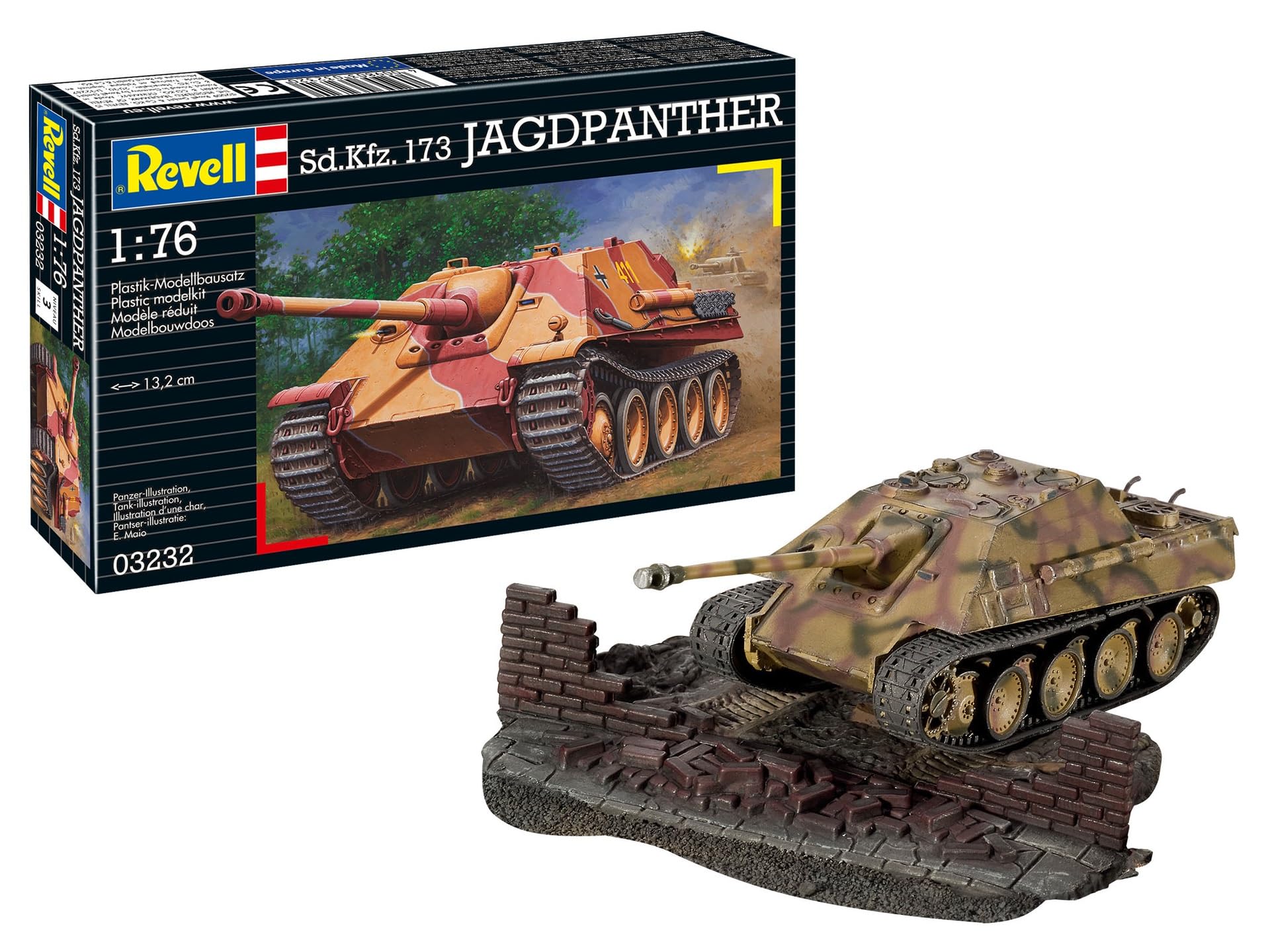 

German Revell Jagdpanther with Diorama 03232 Plastic Model 1/76