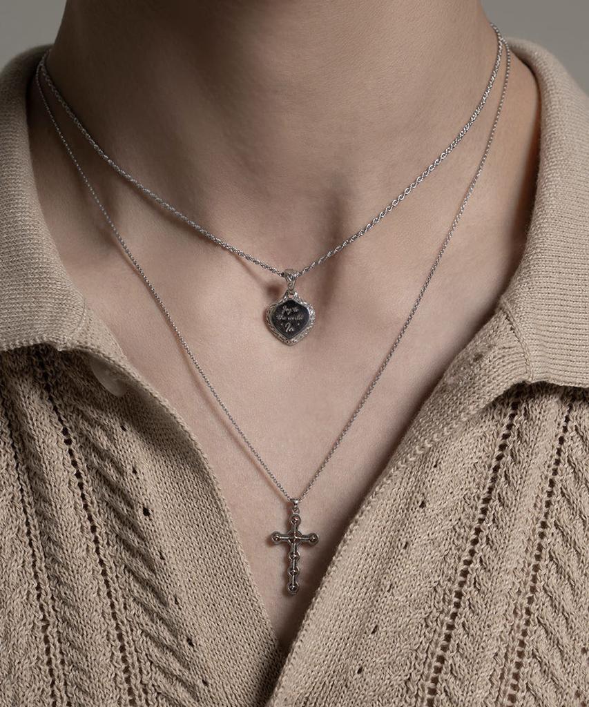 Vivus Olive Engraved White Gold Silver Necklace