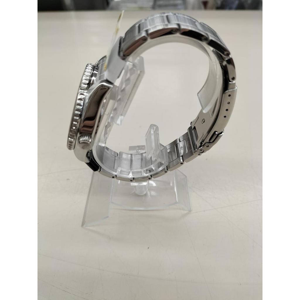 Used ORIENT RN-WJ0002L Watch