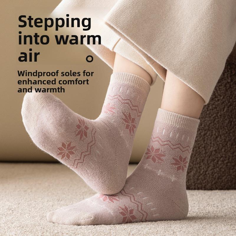 4 Pairs of Women's Winter Fleece and Thickened Loop Warm Mid Calf Socks