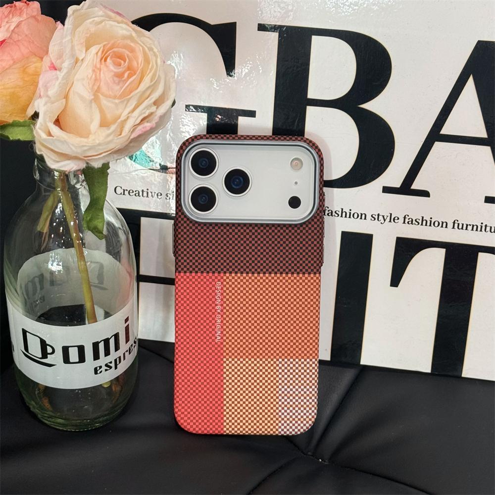 

Противоударный матовый твердый чехол для iPhone 17 16 15 14 Pro Max с поддержкой MagSafe, магнитная беспроводная зарядка, рельефный чехол с узором из углеродного волокна iPhone 14 оранжевый