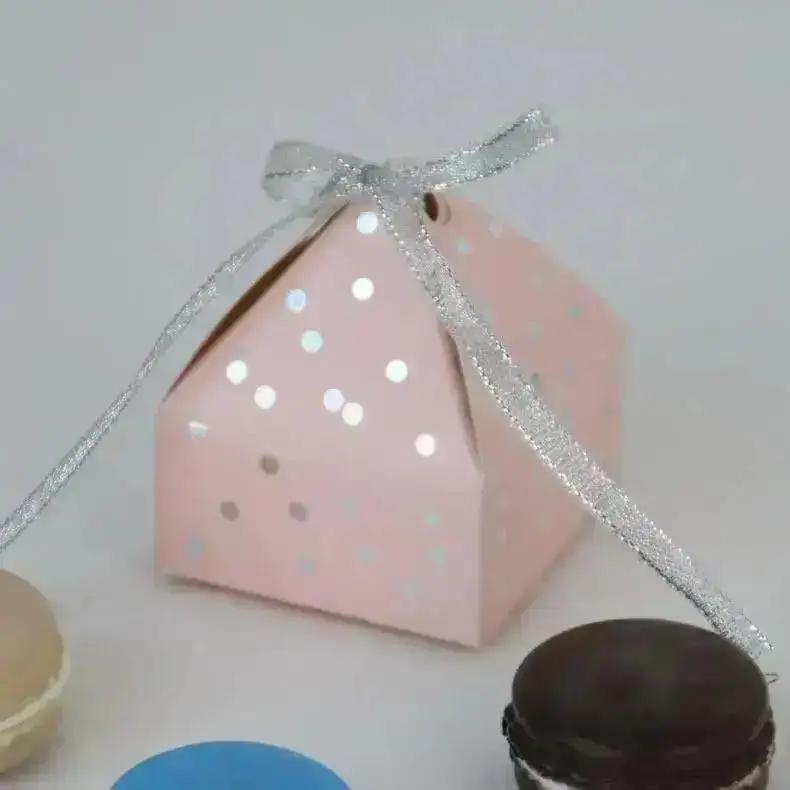 10Pcs European Style Hot Stamping Candy Box Creative Silver Hot Stamping Dot Pyramid Candy Box Wedding Chocolate Packaging Boxes