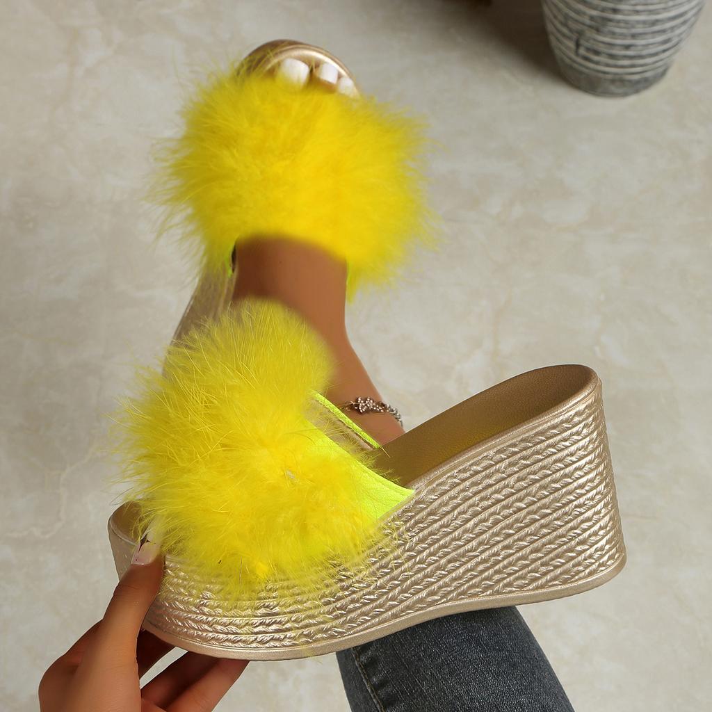 Sandales pour femmes Semelle épaisse moelleuse Été Chaussures compensées pour femmes Extérieur Fausse fourrure Sandales fourrées Sandales à plateforme en fourrure de luxe