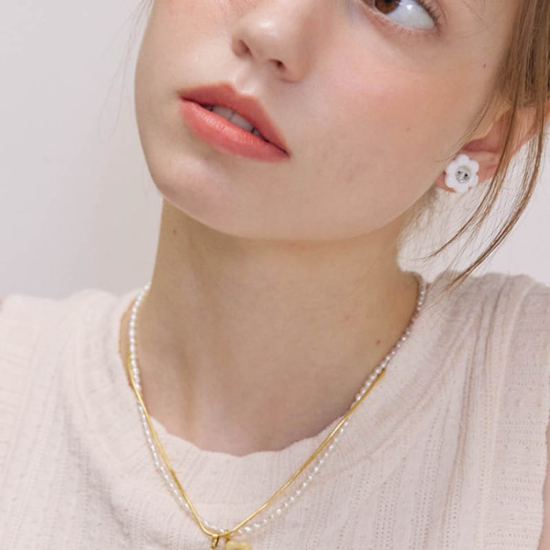 luvinball Daisy Snowball Pearl Necklace