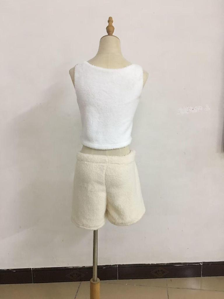 Damen Europäischer und Amerikanischer 2025 Herbst/Winter Langärmeliger Plüsch Dreiteiler Weste und Shorts Set