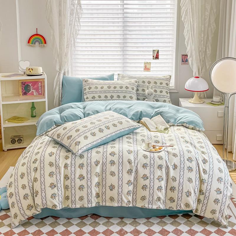 4Pcs Cartoon Black Dog Duvet Cover Set Khaki Striped Bedding With 1 Bed Sheet 2 Pillowcases Bedroom Love Print Comforter Cover