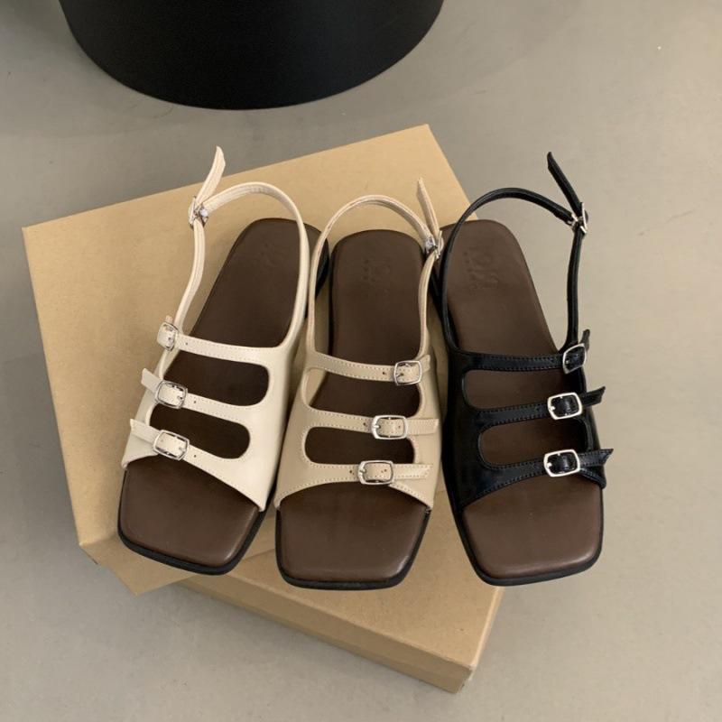 2025 Spring and Autumn New Square Head Sandals Women's Retro French Beautiful Fairy Evening Breeze Flat Bottom Seaside Luo