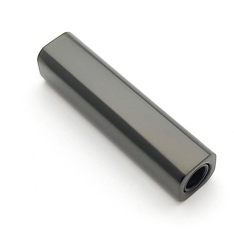 Kožený náramek s magnetickým zapínáním z nerezové oceli - Stylový šperk s titanovou šňůrkou