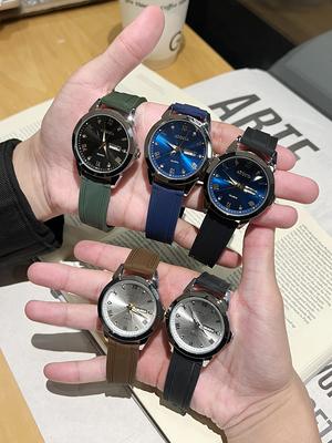 Silicon Band Unisex Watch Elegant Style