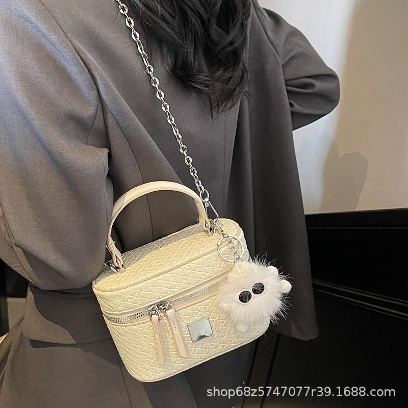 Woven Box Bag Niche Design 2025 New Shoulder Messenger Bag Women's Bag High-end Exquisite Chain Small Bag