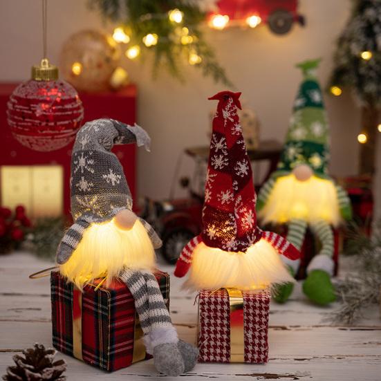 Polyester Stuffed Gnome Collectibles Lighted Christmas Doll, Knitted Figurine with LED Light, Creative Hanging Legs Sitting Ornaments Luminous Desktop