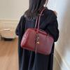 Large capacity bag women's 2025 new fashion high sense retro shoulder bag commuter versatile pillow bag big bag