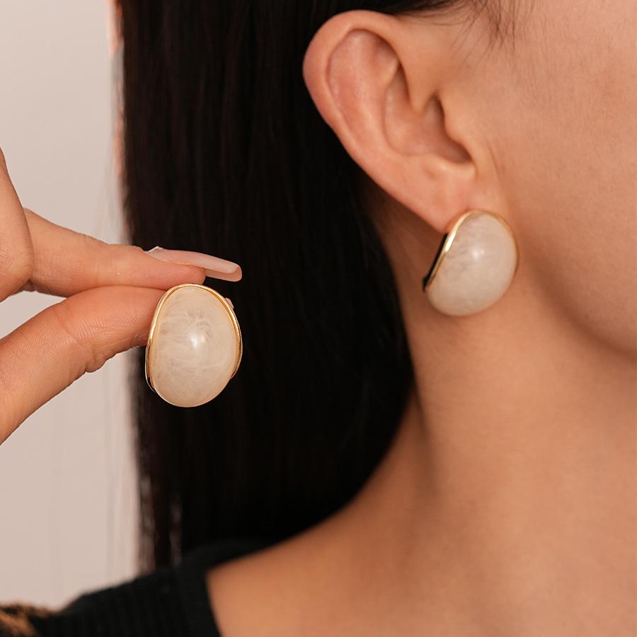 Women's Stud Earrings Retro Resin Oval Earrings Jewelry Accessories
