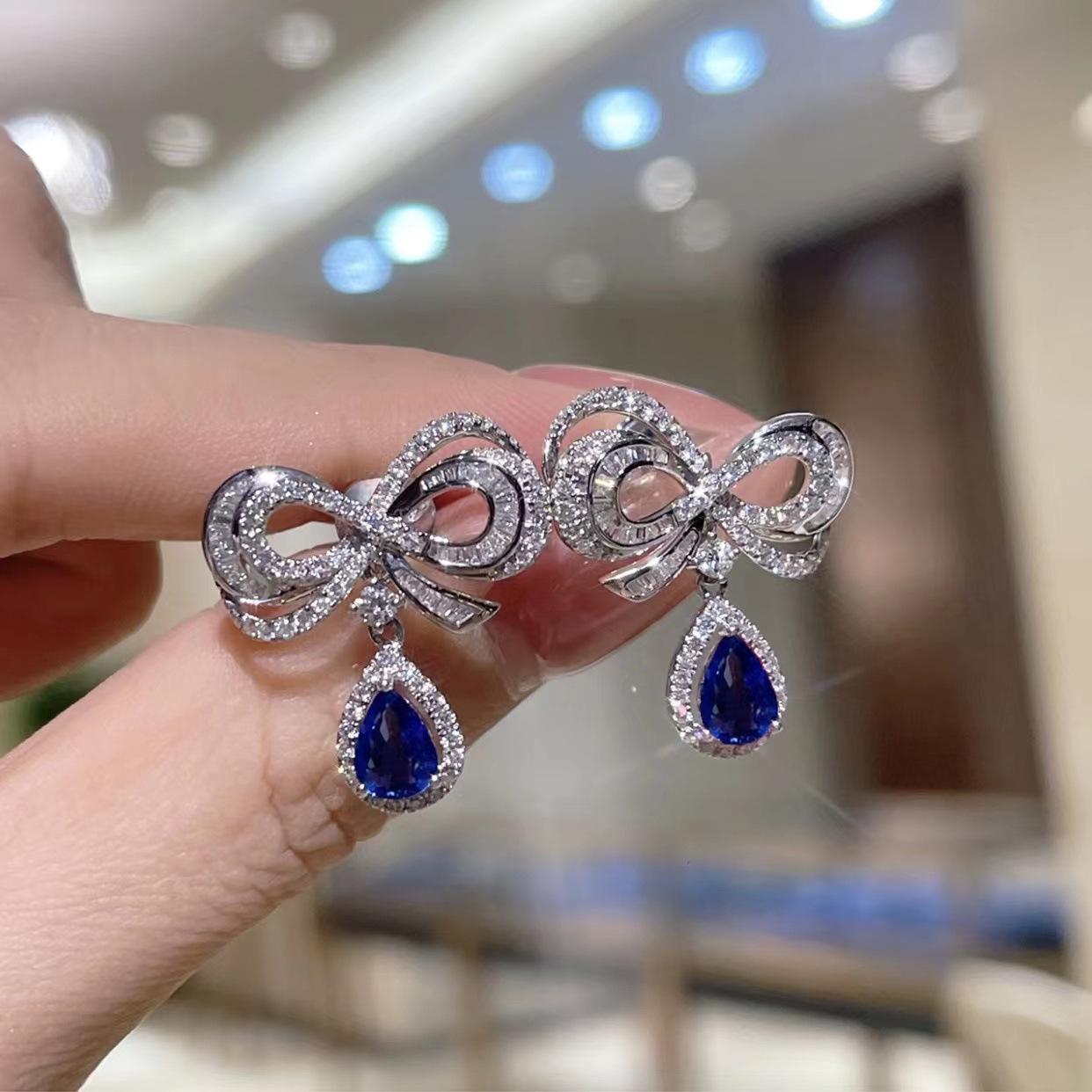 

Hui Zhi Yi 2023 Silver Bowknot Earrings S925, 5*7mm, Dynamic and Versatile Fashion Jewelry. S925 Silver алмаз/синий