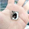 Sizuuenn Ataque a los Titanes Insignia Policía Militar Cosplay Anime Escuela Cultural Halloween Regalos para Fotos Broche, Accesorios, Accesorios, Festivales,