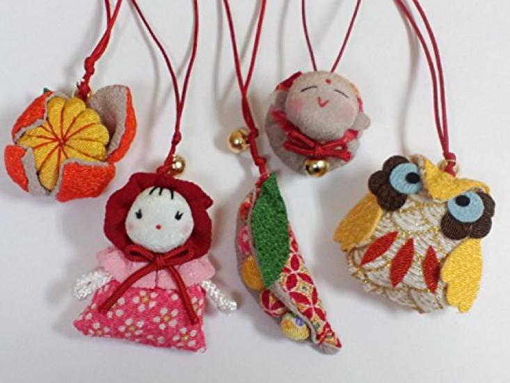 

Takara Chirimen Craft Kit Chirimen Netsuke Assortment Set -