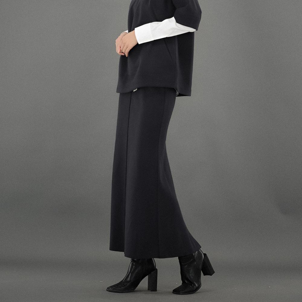 Acud Back Slit Bending Long Skirt _Black