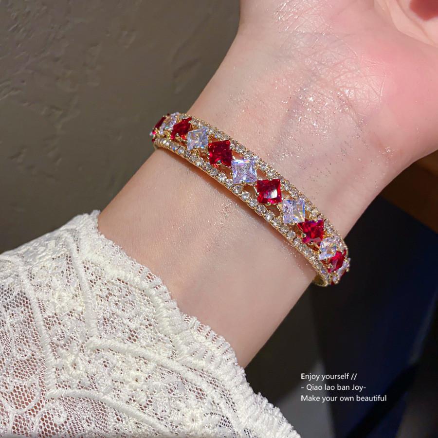 Copper Zircon Geometric Cuff Bracelet With Sparkling Diamonds For Elegant Women