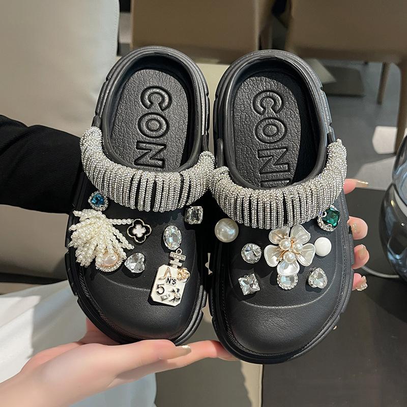 Fashion Charms Sandals 2025 New Clog Shoes Outdoor Women Slippers Thick Sole High Quality Summer Sandals For Girls