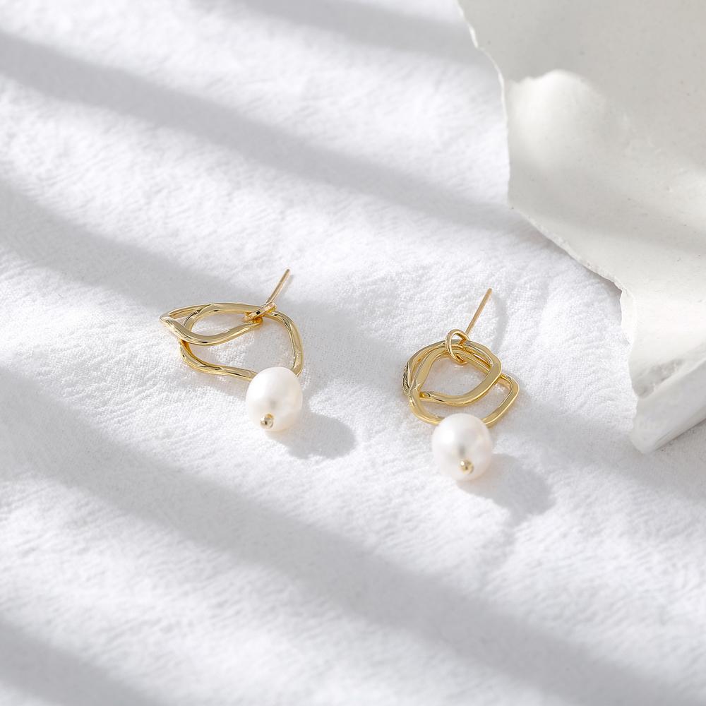 Yhpup Fashion Charm Geometric Drop Natural Pearl Earrings Korean Fashion Minimalist Exquisite Earrings Jewelry for Women Gift