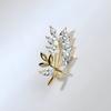 A High-end Women's Delicate Crystal Leaf Brooch with A Neckline Anti-glare Clasp