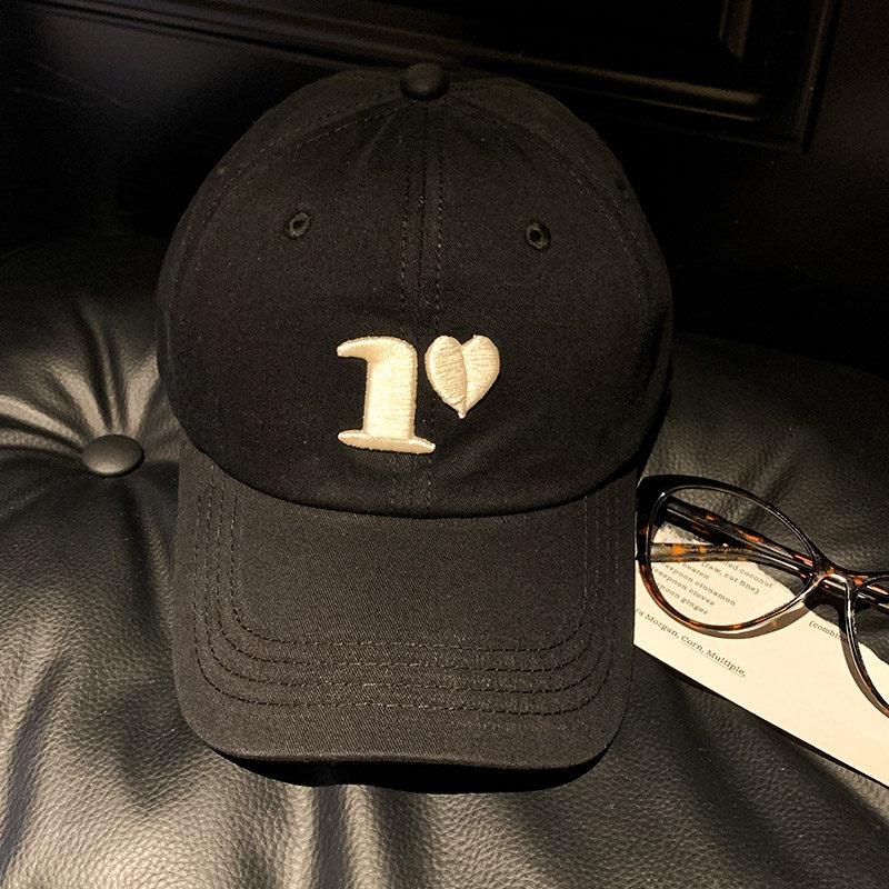 

High Quality Heart Embroidered Red Baseball Cap Women Korean Version Ins Wide Brim Head Circumference White Hat Duckbill One size 55-59cm чорний