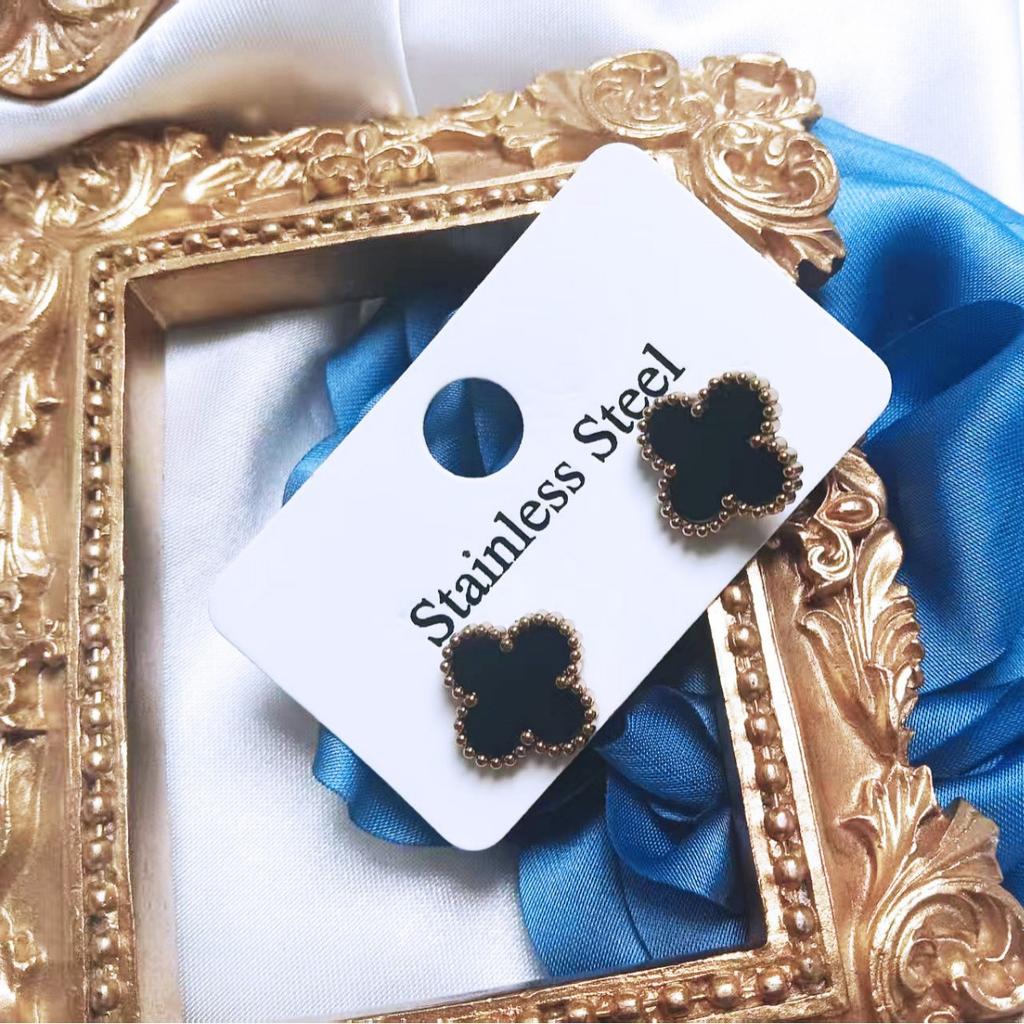  Simple and Cold Stud Earrings, Flower-shaped Vintage Earrings, Temperament Internet Celebrity Earrings