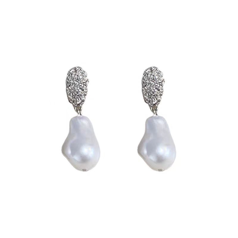 Baroque Natural Pearl Earrings Women's French Retro Temperament Stud Earrings Niche High-end Light Luxury Handmade Ear Jewelry
