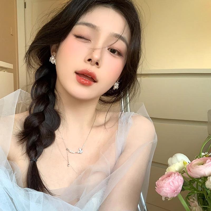Female Spring Niche Temperament Atmospheric Flower Cluster Earrings