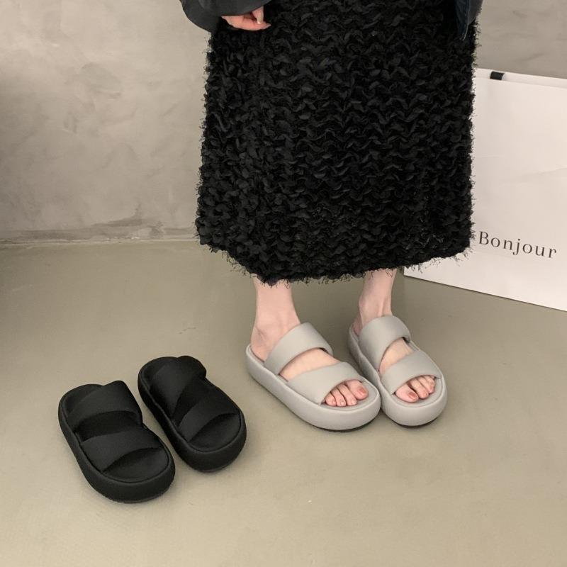Cool slippers for women to wear in summer, new thick-soled heightening beach sandals, maternity bread flip-flops