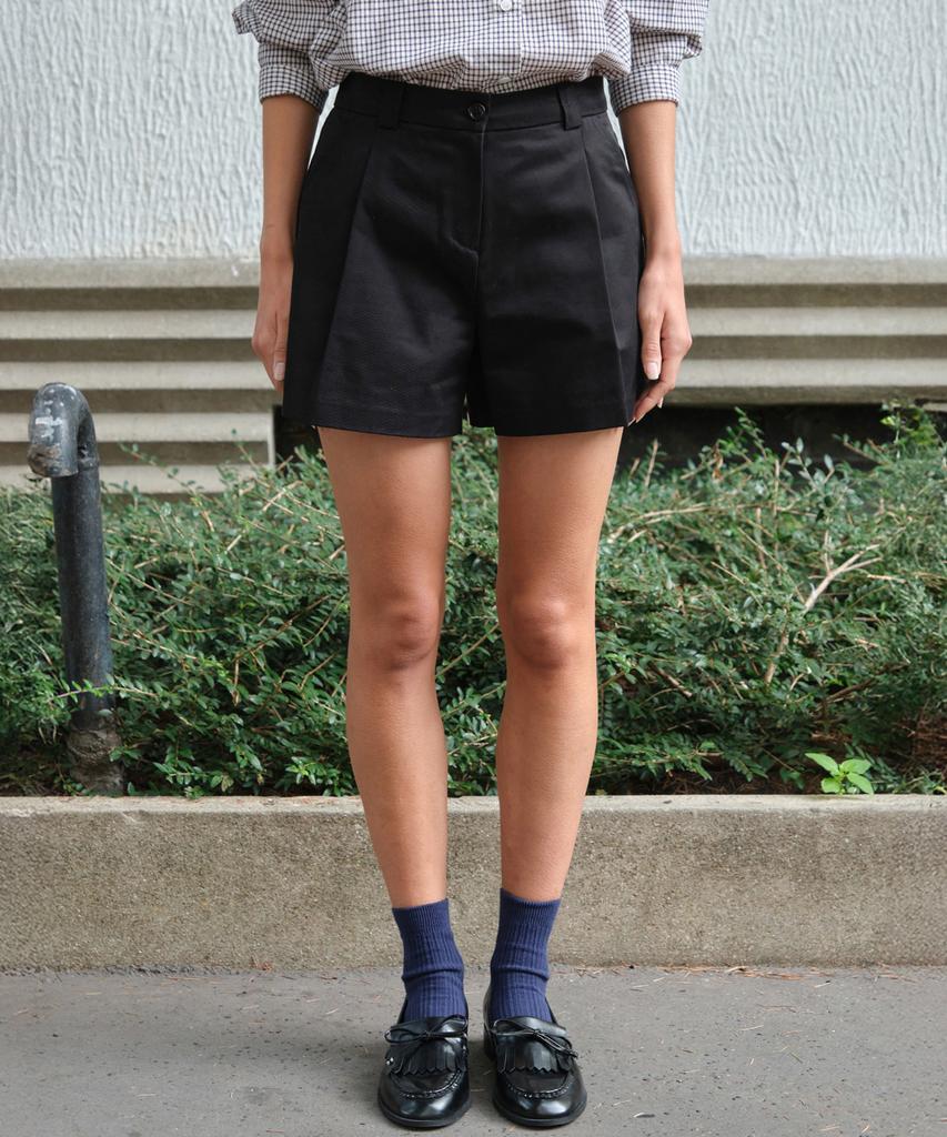 Sseomweeobeoteo Dave Cotton Short Pants - Black