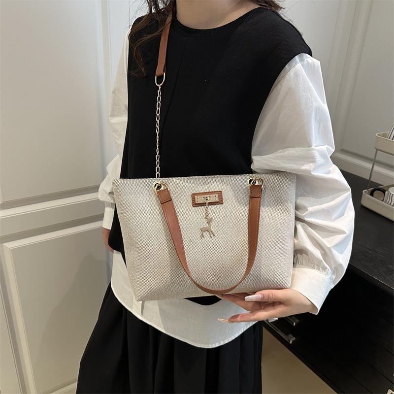 Retro Commuter Texture Chain Shoulder Bag Women's New Versatile, Fashionable Underarm Bag Tote Bag Women