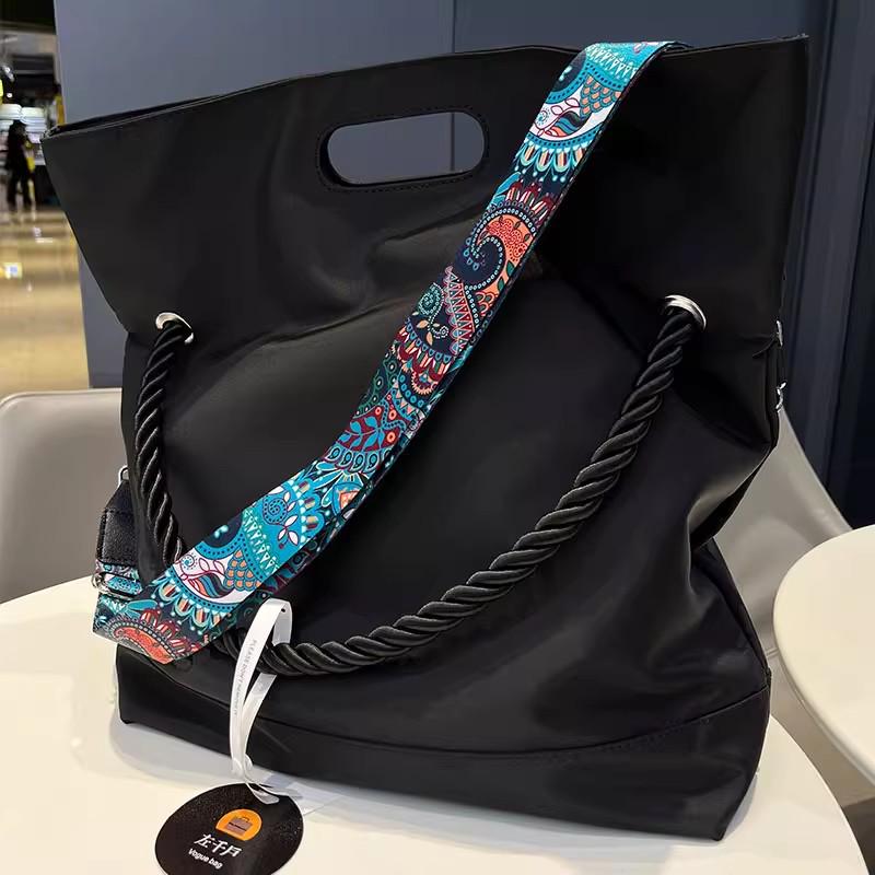 Men's Black High-End Large Capacity Tote & Crossbody Sports Bag