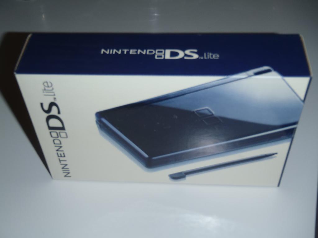 Nintendo DS Lite Enamel Navy (Discontinued)