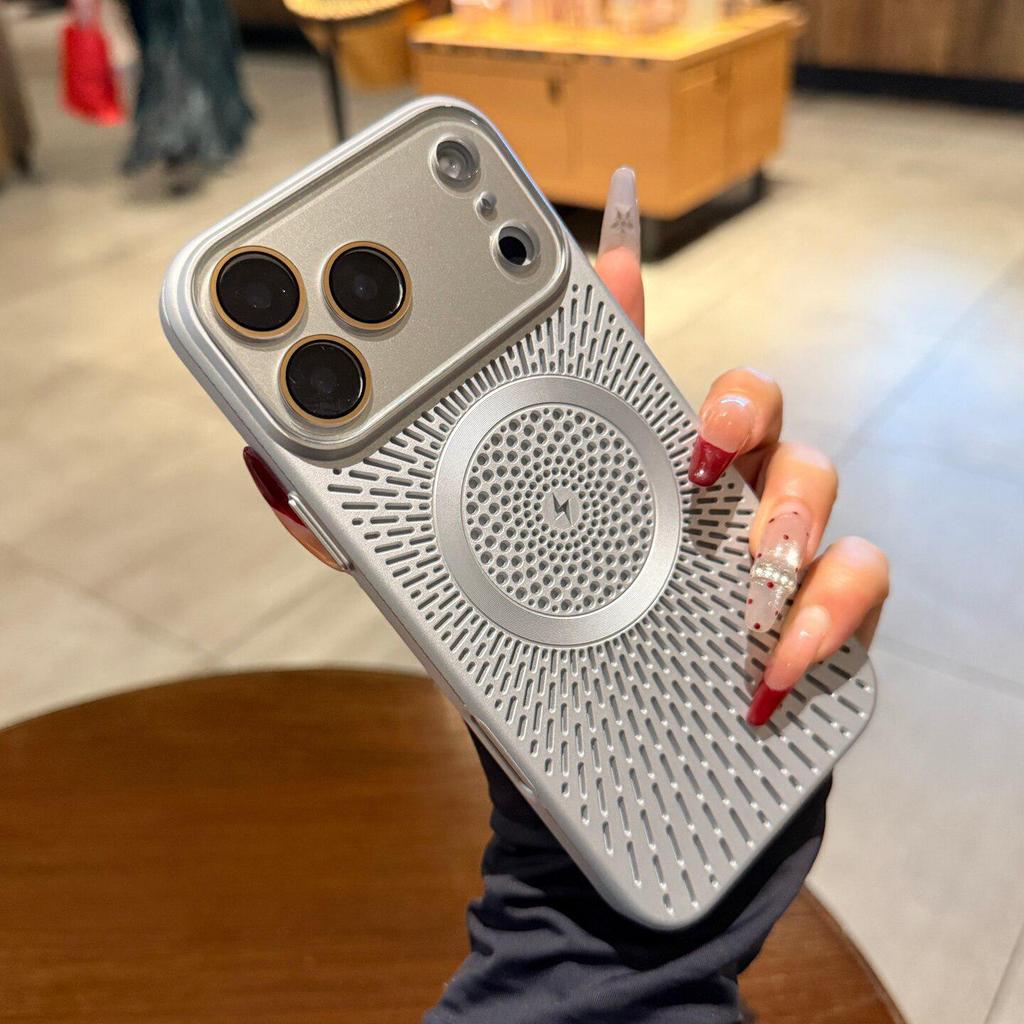 Matný magnetický chladicí kryt s ochranou čočky pro iPhone 17 Pro Max